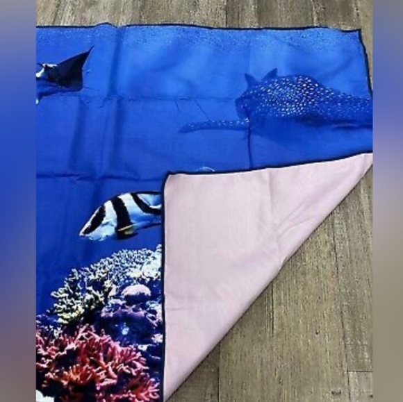 House of Cloud Microfiber Beach Towel Quick Dry Sand Free Compact Underwater - Picture 6 of 9